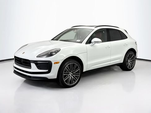 Used 2026 Porsche Macan AWD/4WD image 1