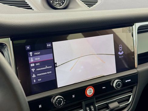 Certified 2025 Porsche Macan image 21