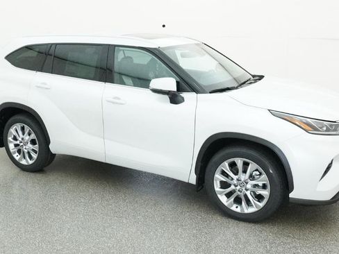 New 2026 Toyota Highlander Limited AWD/4WD image 19