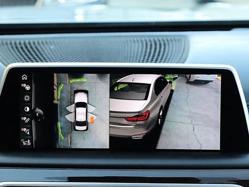 Used 2016 BMW 740i RWD image 34