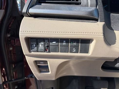 Used 2018 Honda Odyssey EX-L image 23