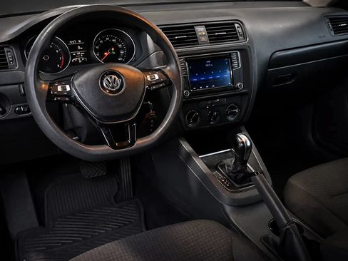 Used 2016 Volkswagen Jetta S FWD image 2