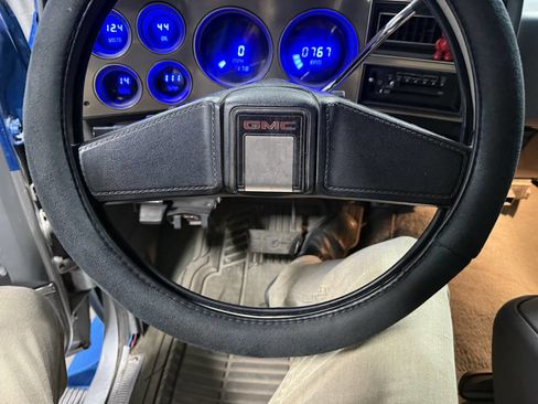 Used 1987 GMC Suburban 2WD image 21