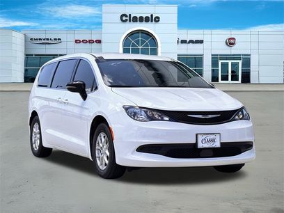 New 2025 Chrysler Voyager LX