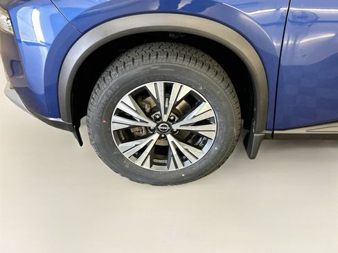 Used 2023 Nissan Rogue SV w/ SV Premium B Package AWD/4WD image 11