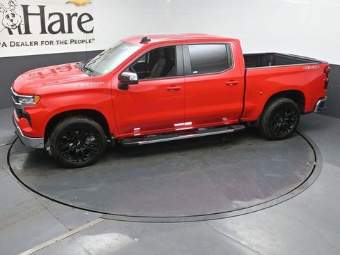 Used 2025 Chevrolet Silverado 1500 LT w/ Leather Package AWD/4WD image 57