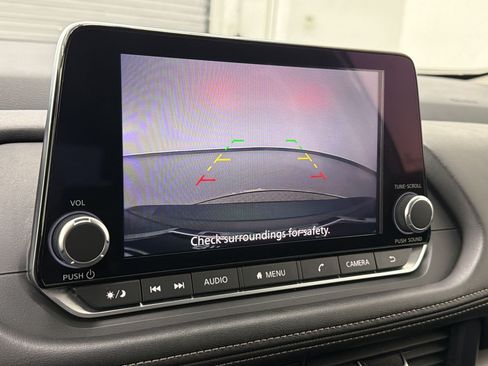 Used 2025 Nissan Rogue SV FWD image 16
