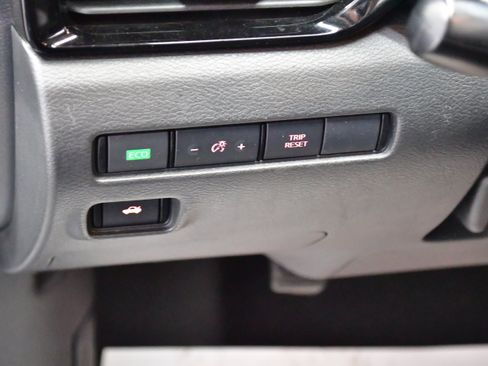 Used 2024 Nissan Sentra SV FWD image 16