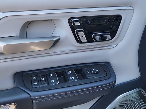 Used 2025 RAM 1500 Tungsten AWD/4WD image 7