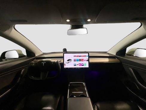 Used 2021 Tesla Model 3 Long Range image 16