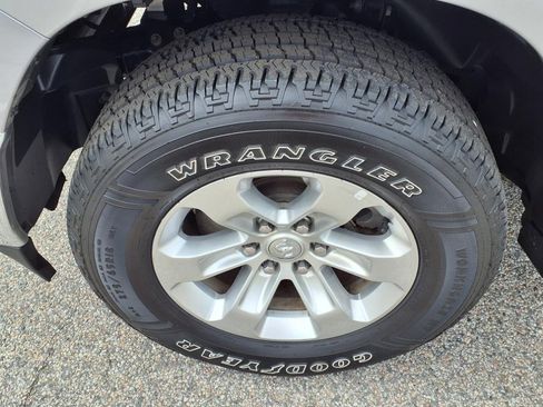 Used 2024 RAM 1500 Laramie image 9