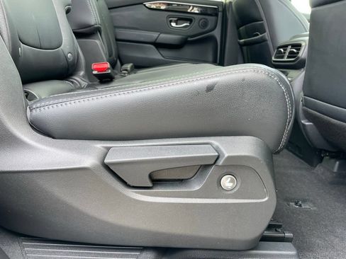 Certified 2025 Honda Pilot Touring image 36