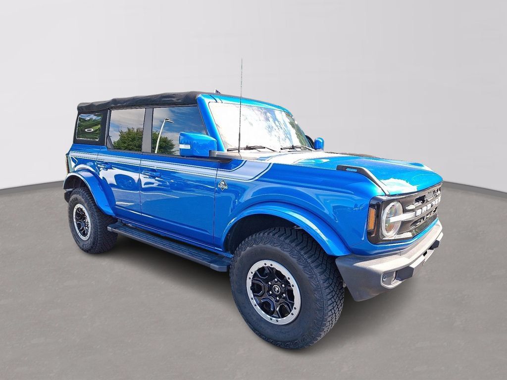 Used 2023 Ford Bronco Outer Banks w/ Sasquatch Package AWD/4WD image 3