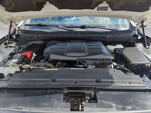 Used 2023 Nissan Titan SV w/ SV Convenience Package image 22