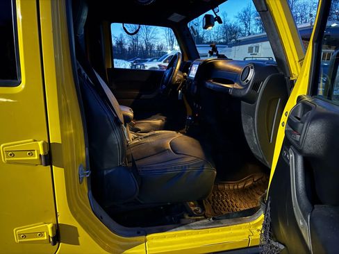Used 2015 Jeep Wrangler Unlimited Sport AWD/4WD image 11