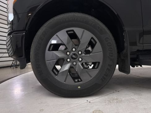 Used 2024 Ford F150 Lightning Flash AWD/4WD image 12
