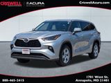 Used 2021 Toyota Highlander LE image 1