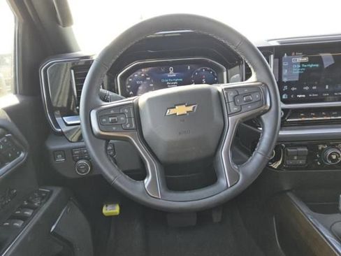 Used 2025 Chevrolet Silverado 1500 High Country w/ High Country Premium Package image 3
