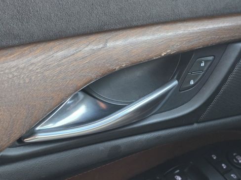 Used 2019 Cadillac Escalade Premium Luxury image 10