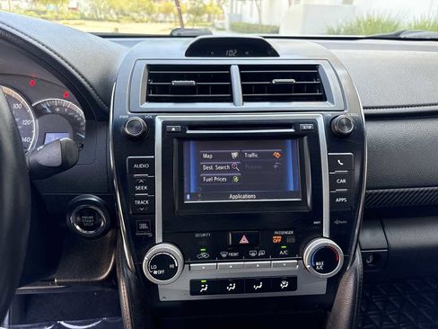 Used 2013 Toyota Camry SE w/ Leather Pkg FWD image 22