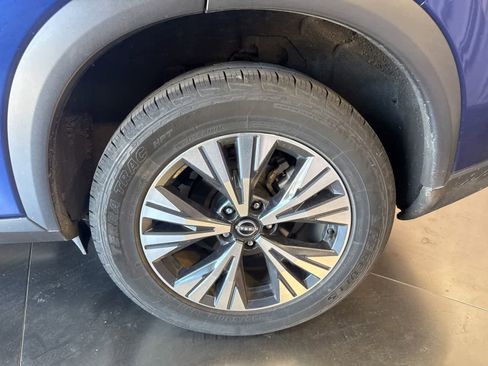 Used 2023 Nissan Rogue SV FWD image 10