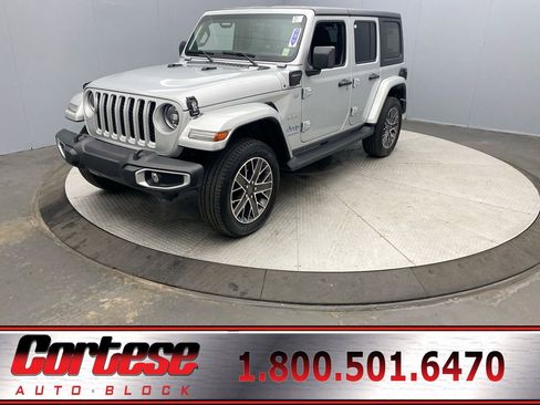 Used 2023 Jeep Wrangler Unlimited Sahara w/ Cold Weather Group AWD/4WD image 1