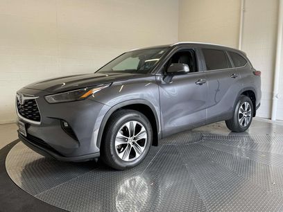 Used 2024 Toyota Highlander XLE