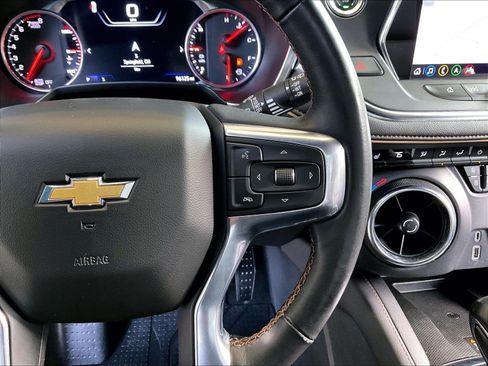 Used 2019 Chevrolet Blazer Premier w/ Sun and Wheels Package FWD image 12