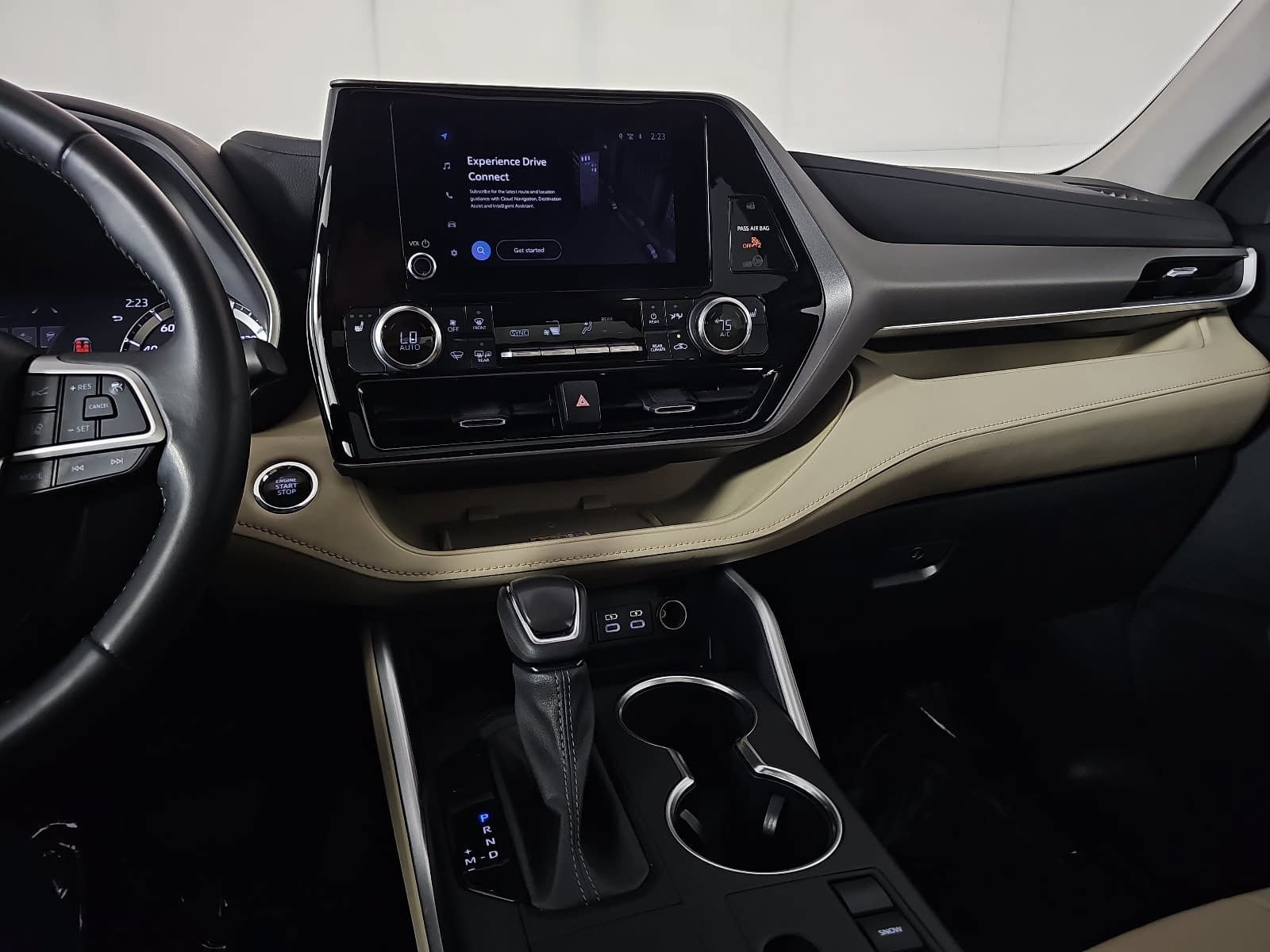 Used 2023 Toyota Highlander XLE FWD image 20