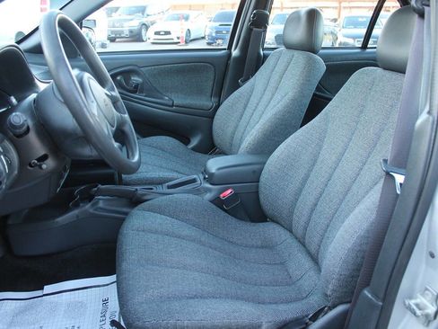 Used 2005 Chevrolet Cavalier Sedan w/ Preferred Equipment Group FWD image 21