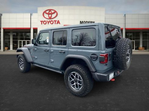 Used 2025 Jeep Wrangler Unlimited Rubicon image 3