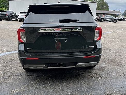 Used 2023 Ford Explorer XLT w/ Equipment Group 202A AWD/4WD image 6