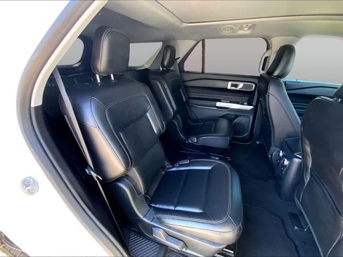 Certified 2021 Ford Explorer XLT w/ Equipment Group 202A AWD/4WD image 20