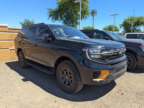 Used 2025 Ford Expedition Tremor image 4