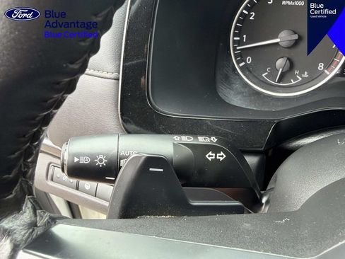 Used 2024 Nissan Pathfinder SV FWD image 30