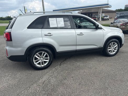 Used 2015 Kia Sorento LX AWD/4WD image 12