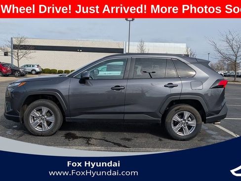 Used 2025 Toyota RAV4 XLE image 2