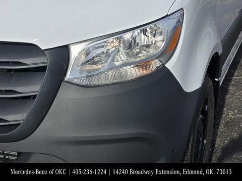 Used 2025 Mercedes-Benz Sprinter 2500 image 7