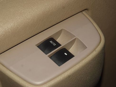 Used 2023 Chevrolet Express 3500 w/ Power Convenience Package RWD image 32