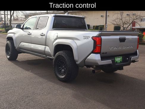 Used 2025 Toyota Tacoma TRD Sport image 4