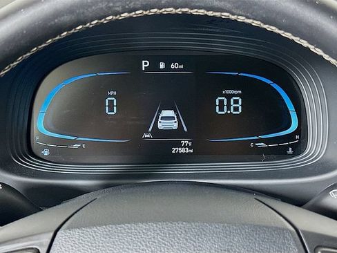 Used 2023 Hyundai Venue Limited FWD image 13