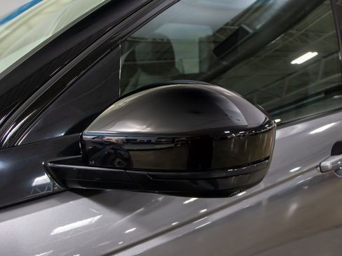 Certified 2025 Land Rover Discovery Sport Dynamic SE image 10