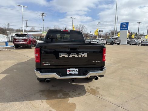 Used 2025 RAM 1500 Laramie AWD/4WD image 7