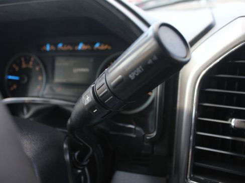 Used 2017 Ford F150 XLT w/ Trailer Tow Package image 16