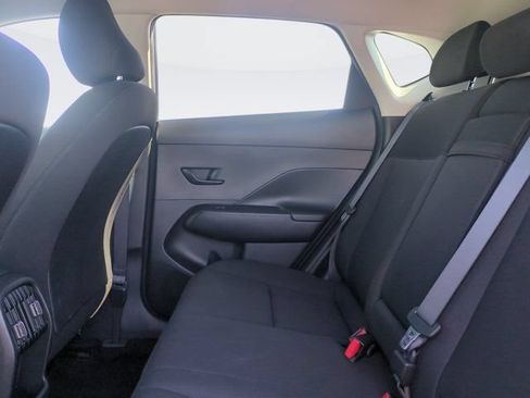 Used 2024 Hyundai Kona SEL AWD/4WD image 16