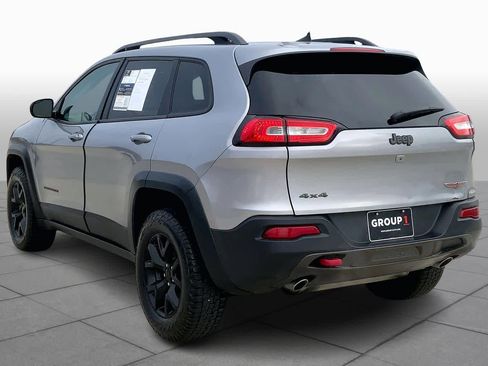 Used 2017 Jeep Cherokee Trailhawk image 11