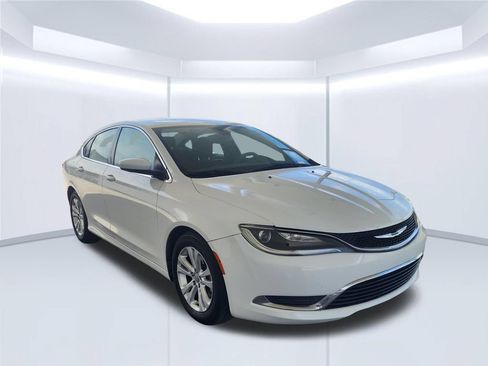 Used 2016 Chrysler 200 Limited FWD image 3