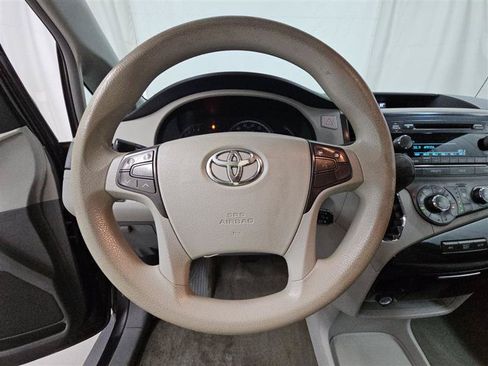 Used 2012 Toyota Sienna LE FWD image 7