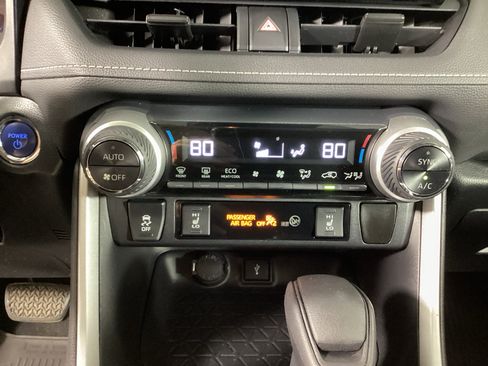 Used 2020 Toyota RAV4 XLE w/ Convenience Package AWD/4WD image 28