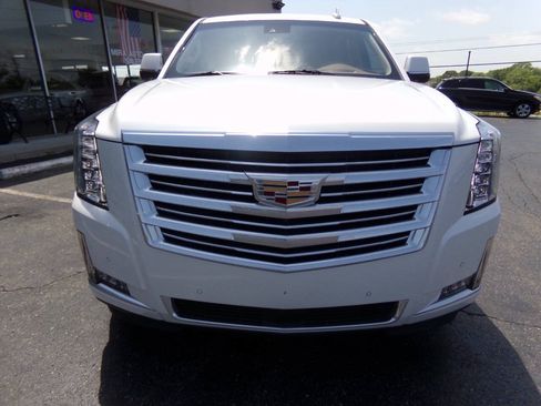 Used 2016 Cadillac Escalade ESV Platinum AWD/4WD image 6